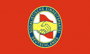 長らく東ドイツの政権党だったドイツ社会主義統一党の旗
